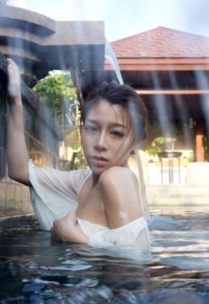 闪耀的她