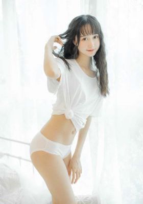 军舰上的女士兵